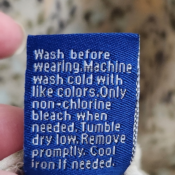 Apt. 9 Sleeveless V Neck Blouse Shell Camo Large - Picture 6 of 6